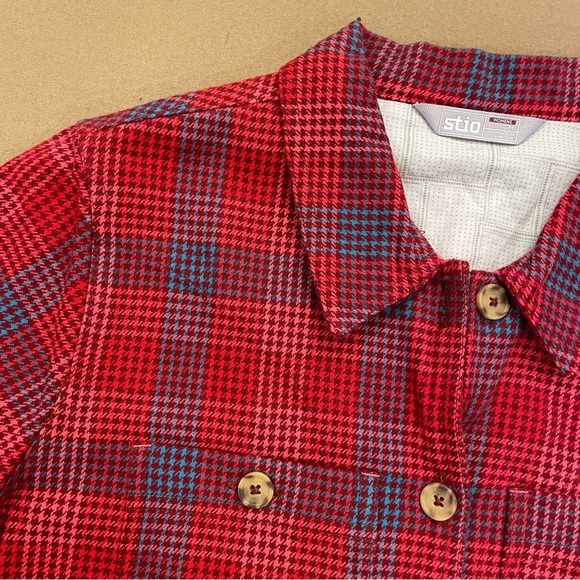 Women’s Stio Hutkeeper Flannel Button Down Size Medium - Picture 4 of 11